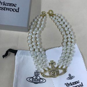 Vivienne Westwood Bas Relief Pearl Necklace gold Tone